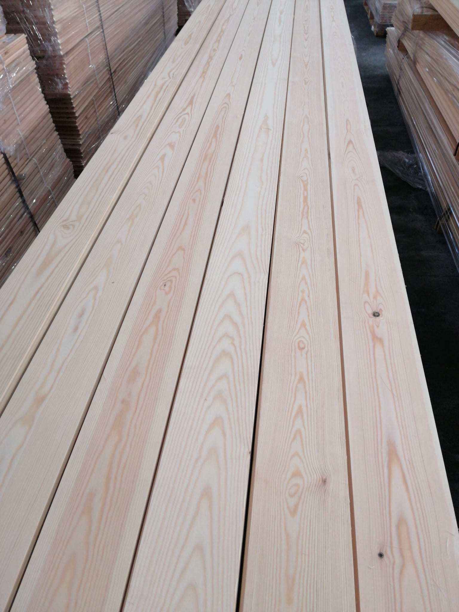 TARIMA MACIZA MADERA DE CASTAÑO OFERTA ENVIOS A TODA ESPAÑA SUMINISTROS ESPAÑA